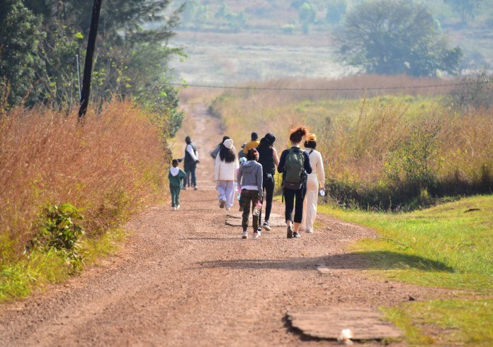 Associação Mavoko promove excursão ao Monte Mponduíne para incentivar turismo interno