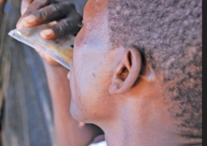 Goladas que fazem desaparecer o elixir da juventude e a nitidez de um futuro: Xivotxongwa – um assassino silencioso