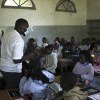 Kuvaninga dinamiza oficina de produção de livros artesanais para alunos no Jardim Tunduro