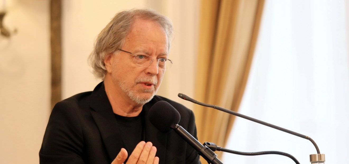 Mia Couto é Doutor Honoris Causa na Hungria