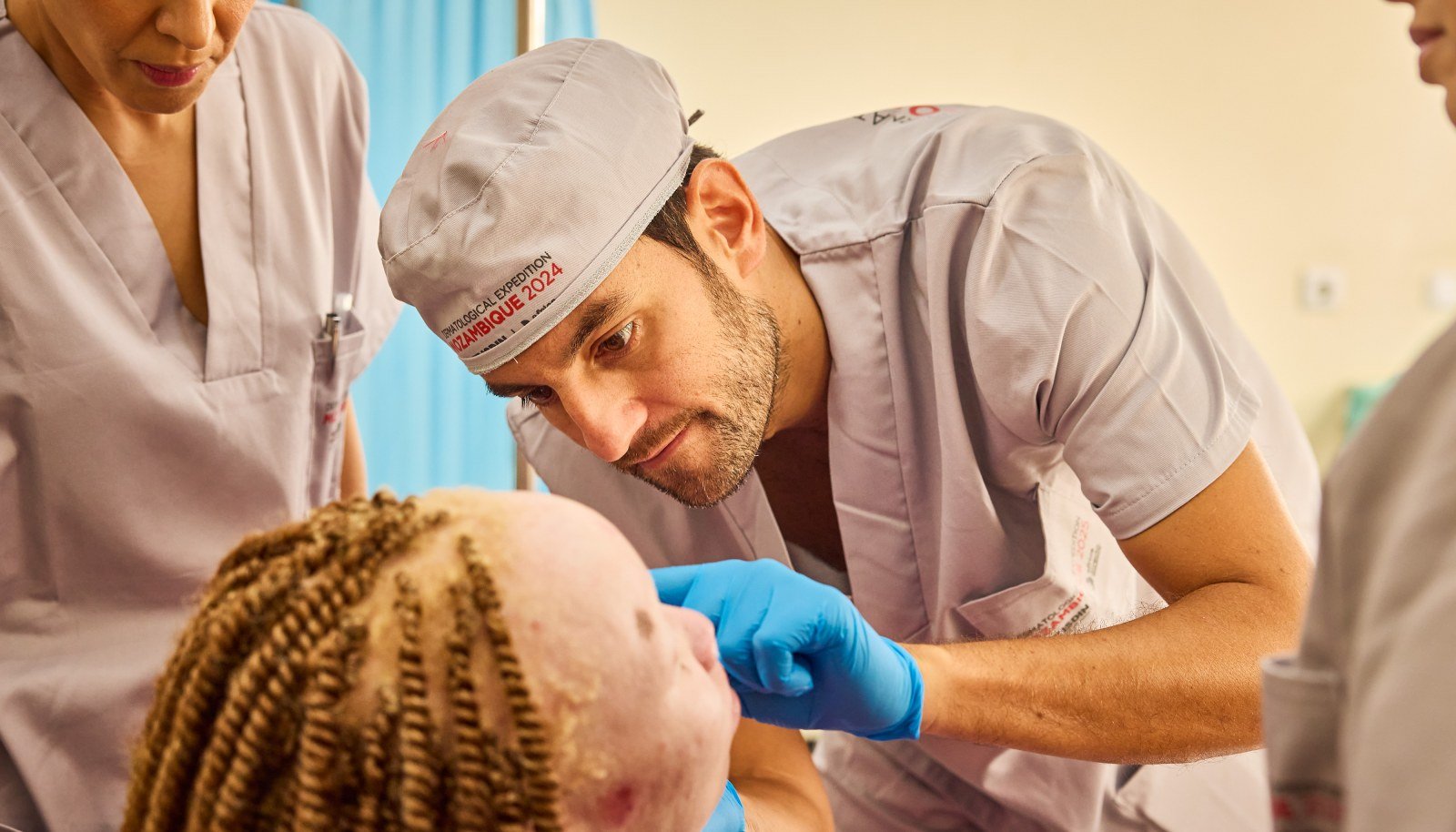Pessoas com albinismo recebem atendimento dermatológico em seis províncias do país