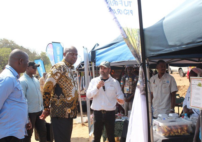 Presidente da República conhece potencial turístico e iniciativas comunitárias no Parque Nacional de Maputo